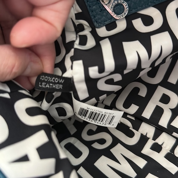 How to Find Pants That Don’t Stretch Out After Washing - Featured Image